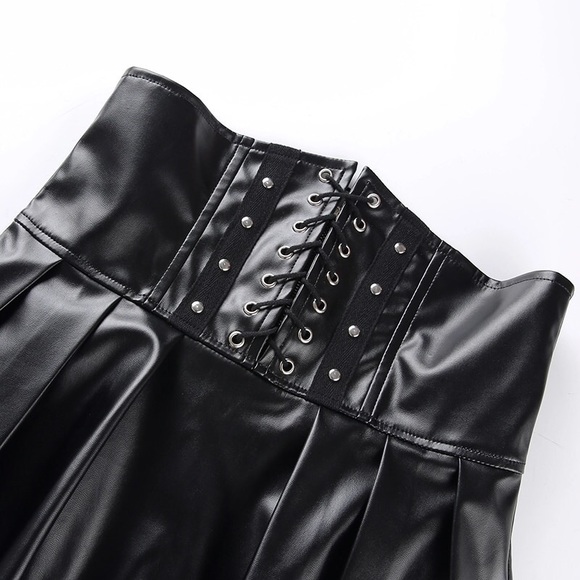 Dark Wanderer Pleated Corset Mini Skirt - Picture 4 of 8